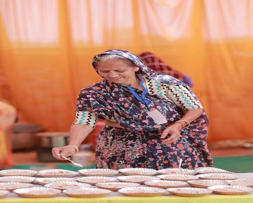 घर का बना संतुलित भोजन और पानी